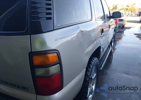 2004 Chevrolet Tahoe Ls z USA, uszkodzony, nr VIN 1GNEC13V74J328324